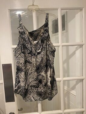 Avenue size 26/28 top good condition